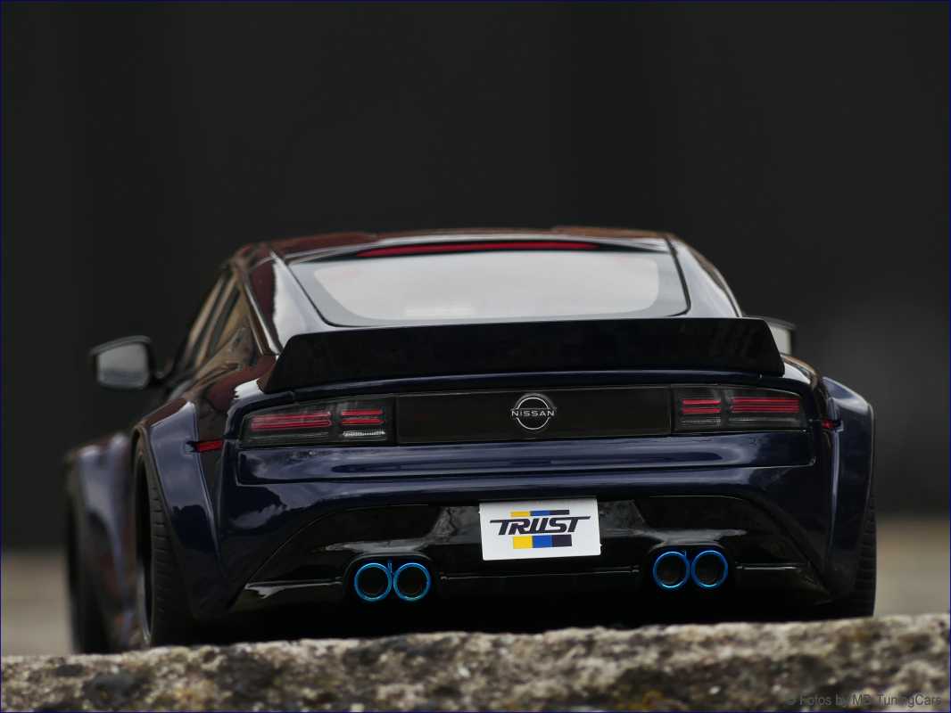1:18 Nissan Fairlady Z - DarkBlue - Pandem Breitbau inkl. OVP